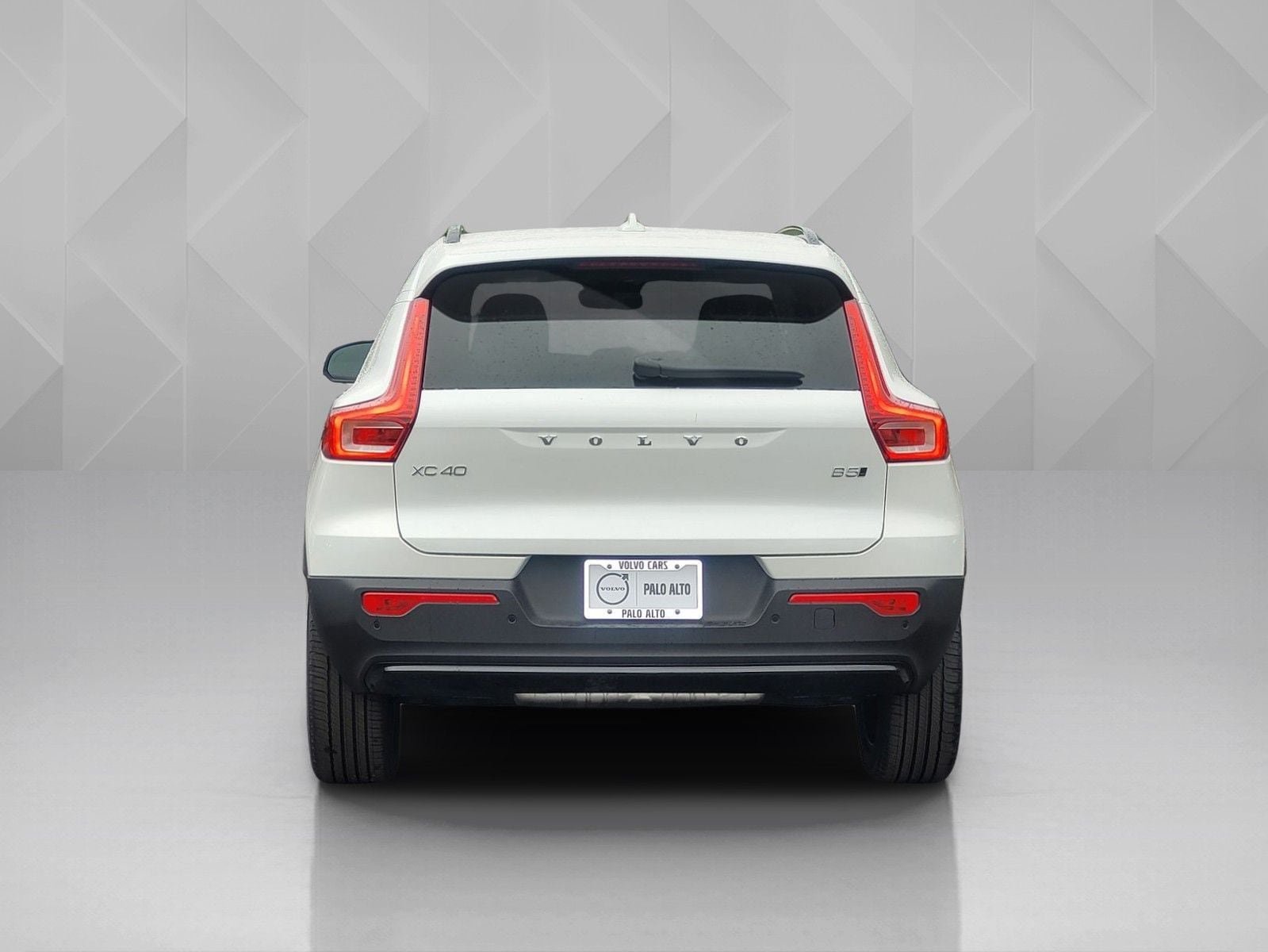 New 2026 Volvo XC40 B5 Plus w/ Protection Package Premier AWD/4WD image 5