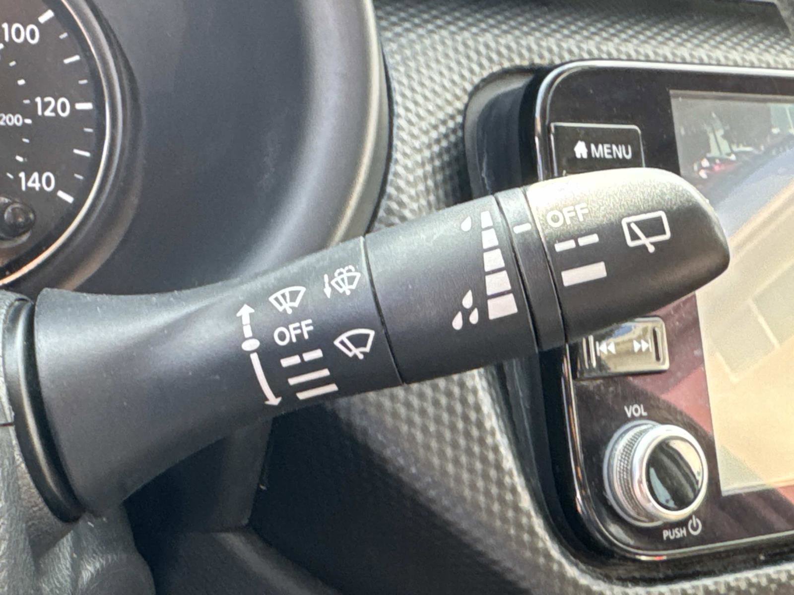 Used 2023 Nissan Kicks SV image 27