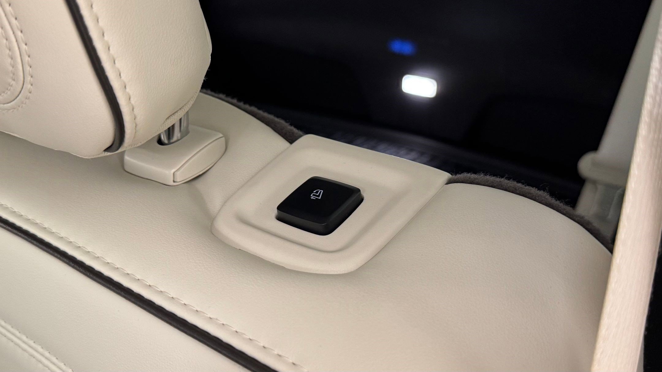 Used 2023 Lincoln Aviator Black Label w/ Dynamic Handling Package image 32