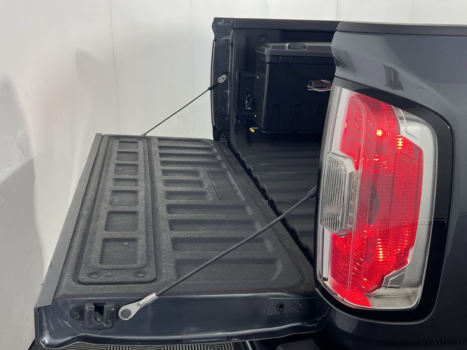 Used 2016 GMC Canyon SLE w/ SLE Convenience Package image 25