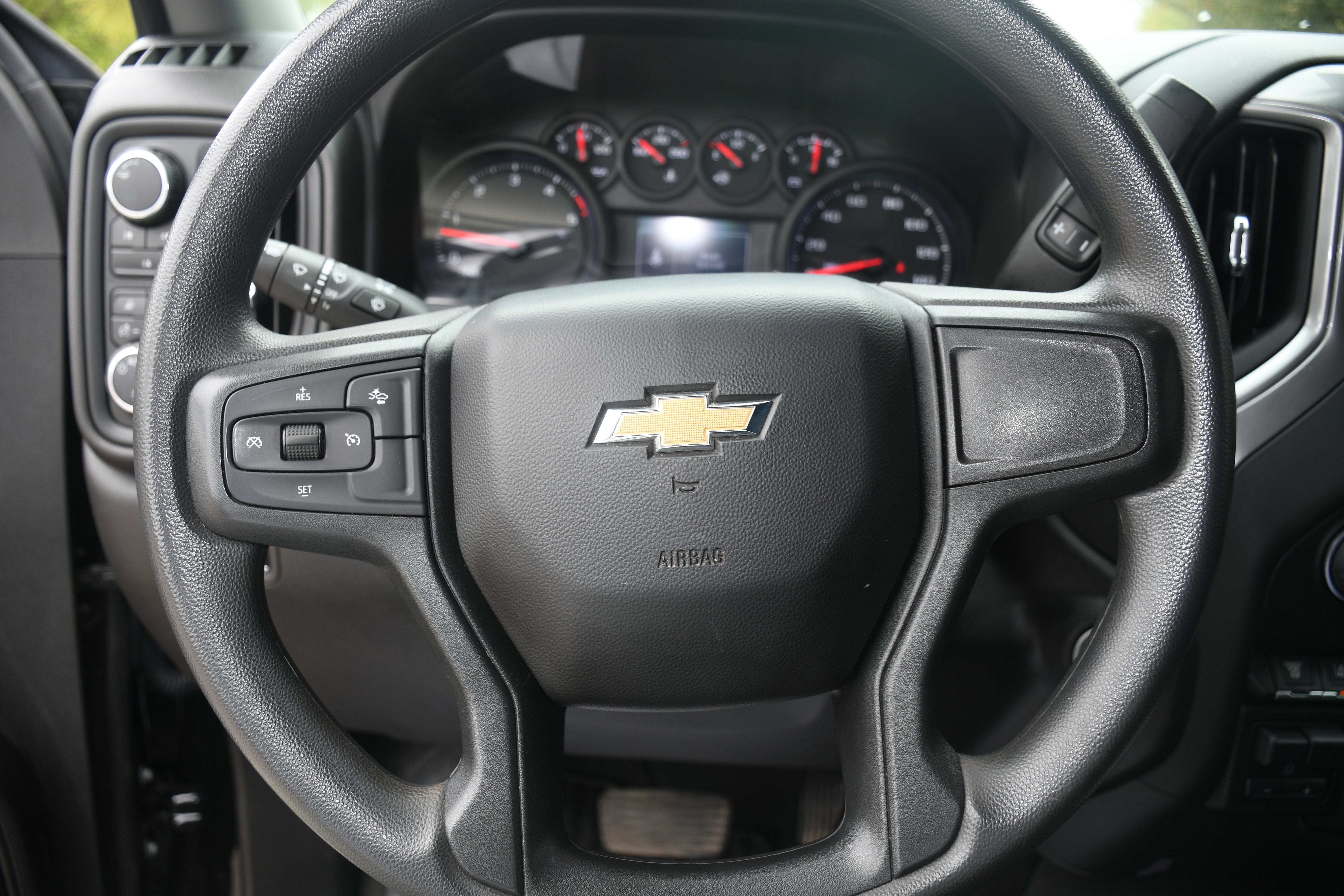 Used 2024 Chevrolet Silverado 2500 Custom w/ Custom Value Package image 12