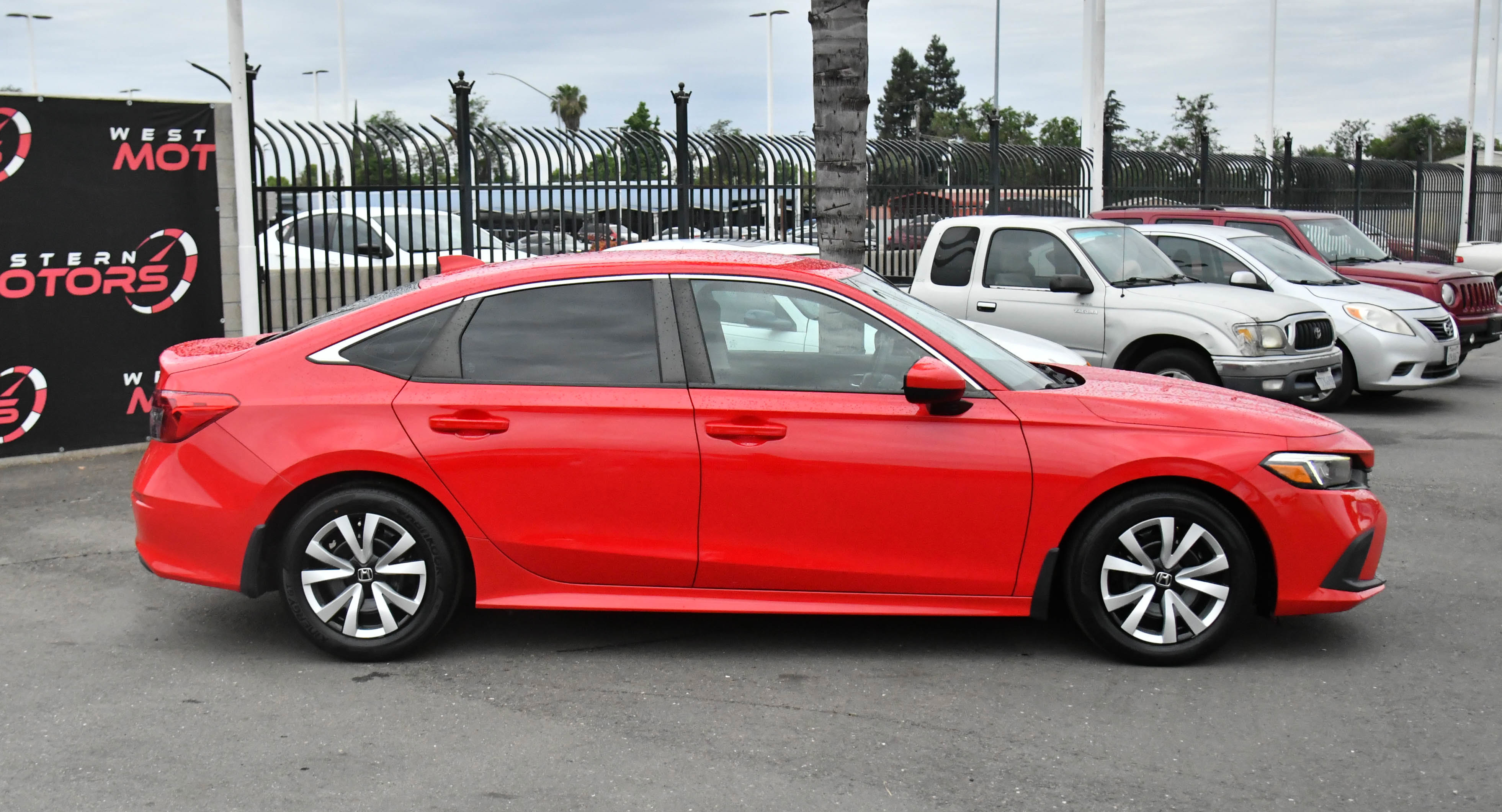 Used 2022 Honda Civic LX image 9