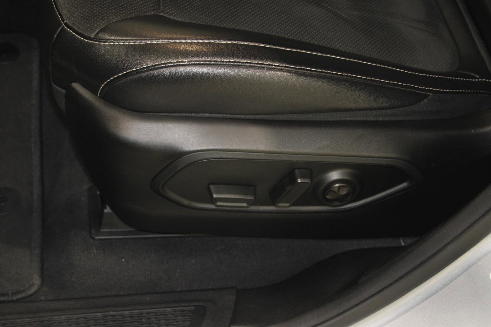 Used 2024 Jeep Grand Cherokee L Laredo image 19