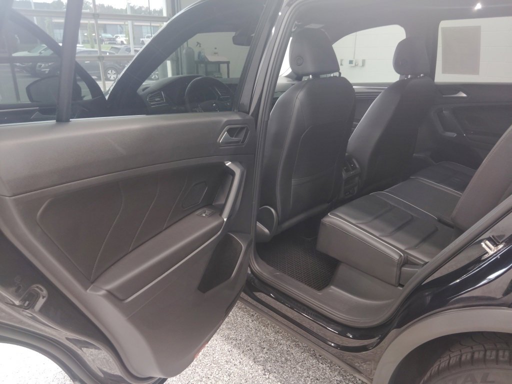 Used 2020 Volkswagen Tiguan SEL Premium R-Line w/ 3rd Row Seat Package image 17