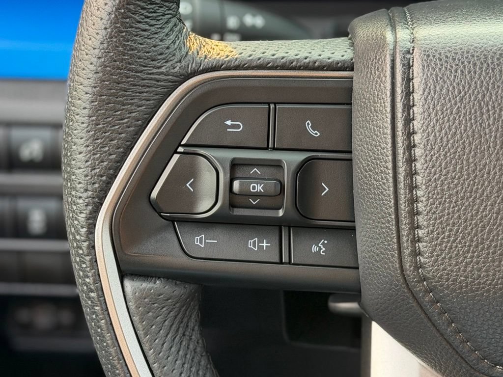 Used 2025 Toyota Tacoma TRD Off-Road AWD/4WD image 11