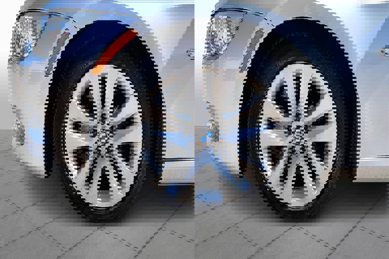 Used 2012 BMW 328i Convertible image 9