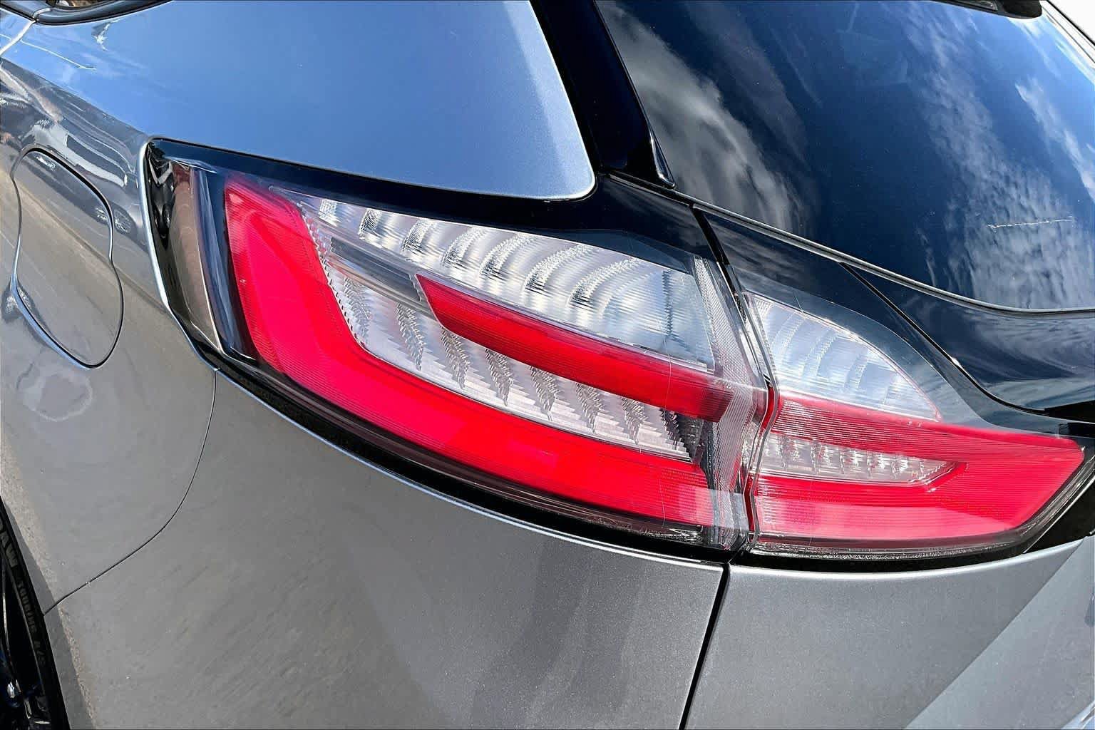 Used 2020 Ford Edge ST-Line FWD image 28