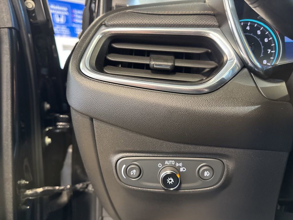 Used 2023 Chevrolet Equinox Premier image 21