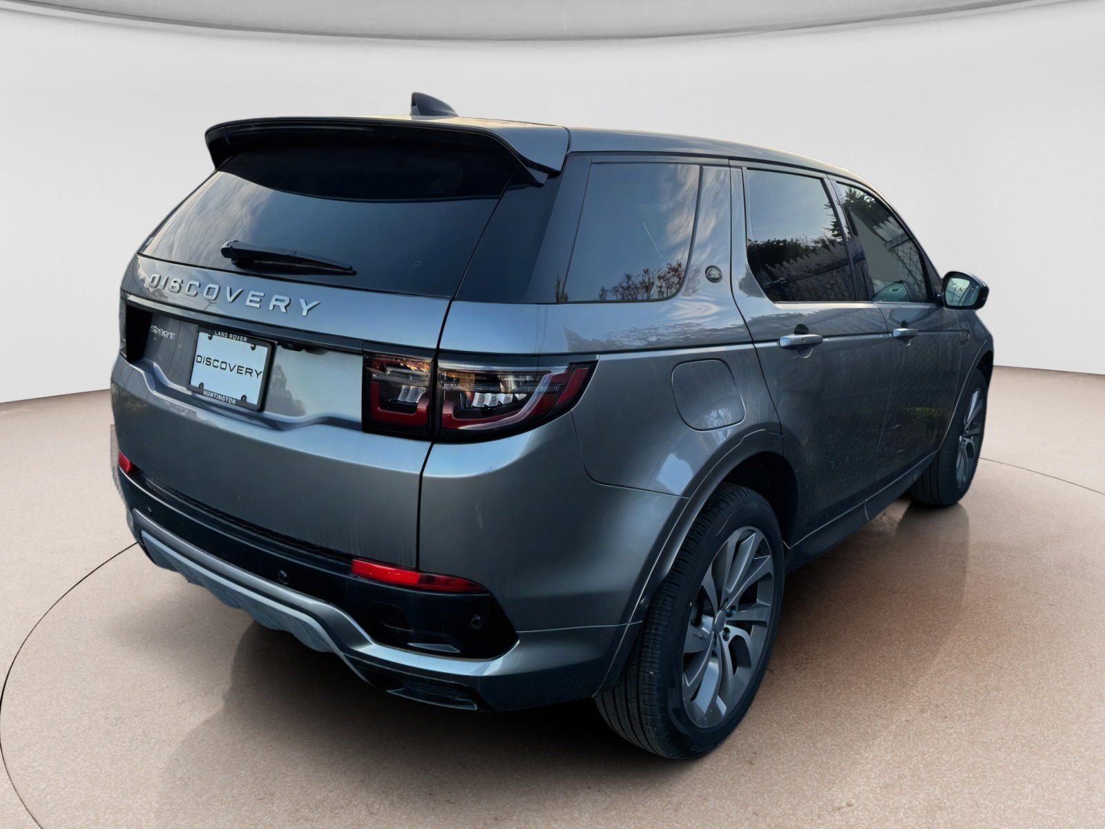 New 2025 Land Rover Discovery Sport S image 7