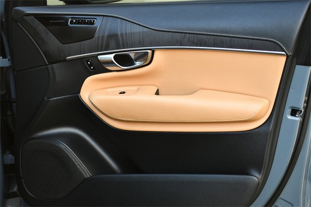 Used 2021 Volvo XC90 T6 Inscription w/ Protection Package Premier image 31