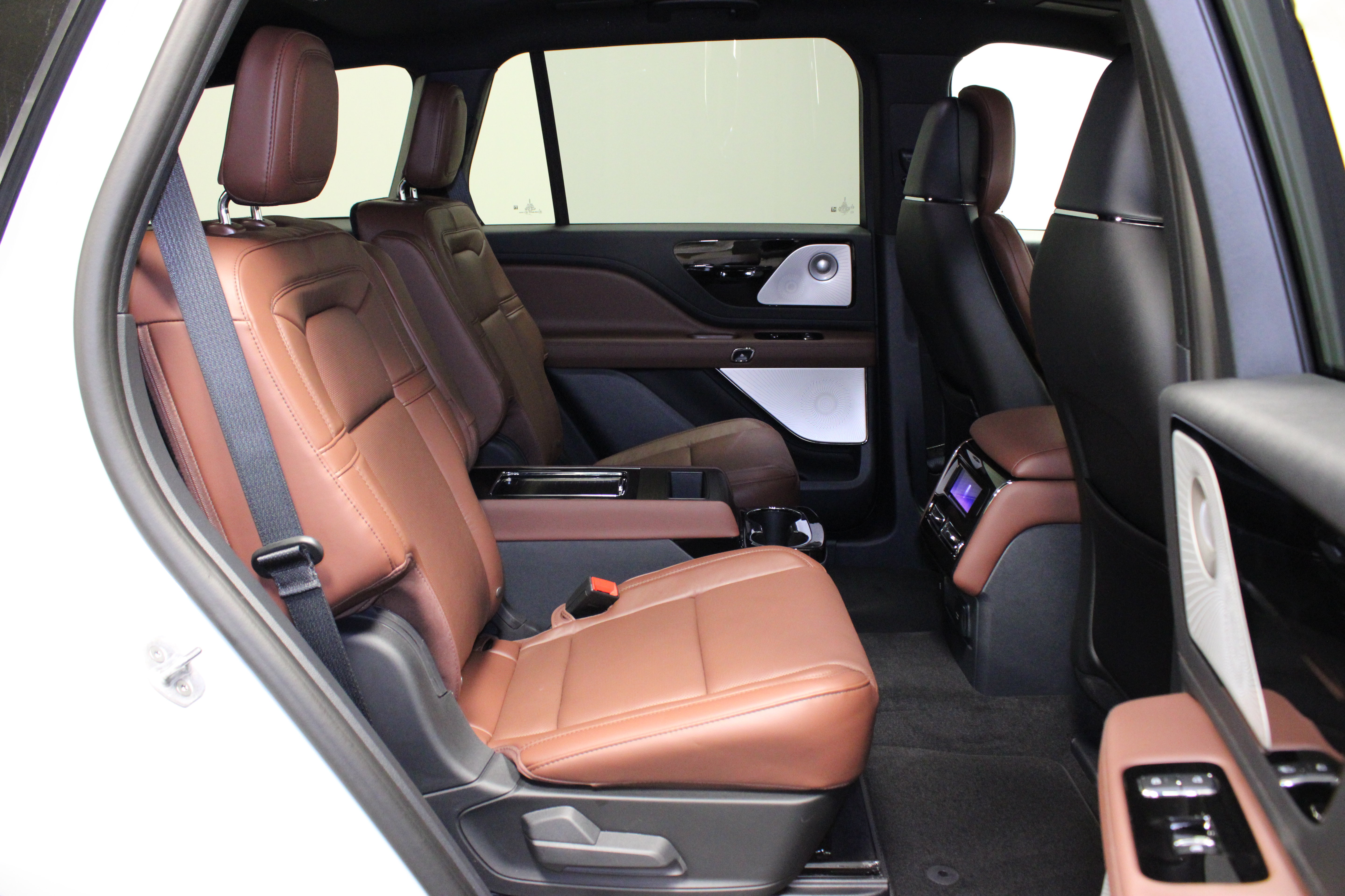 New 2027 Lincoln Aviator Reserve AWD/4WD image 16