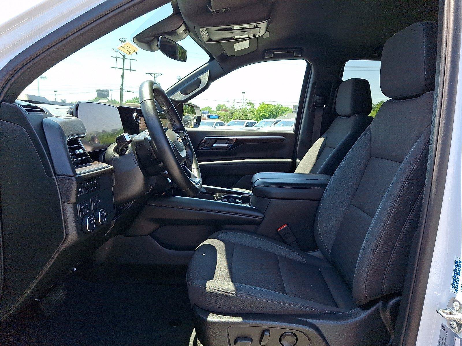 Used 2025 Chevrolet Tahoe LS AWD/4WD image 10