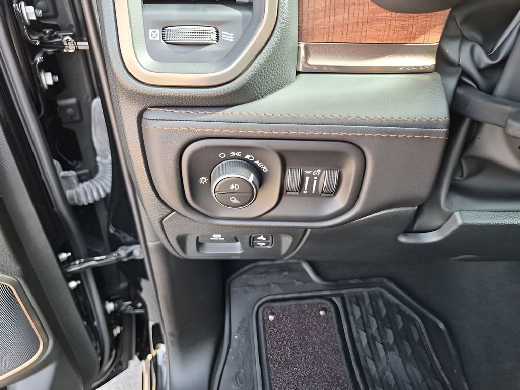 Used 2023 RAM 1500 Limited image 32