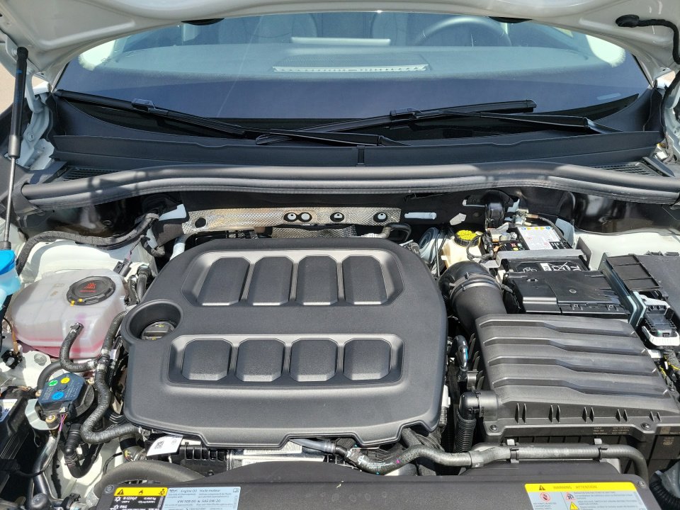 Certified 2025 Volkswagen Tiguan SE w/ Panoramic Sunroof Package image 20