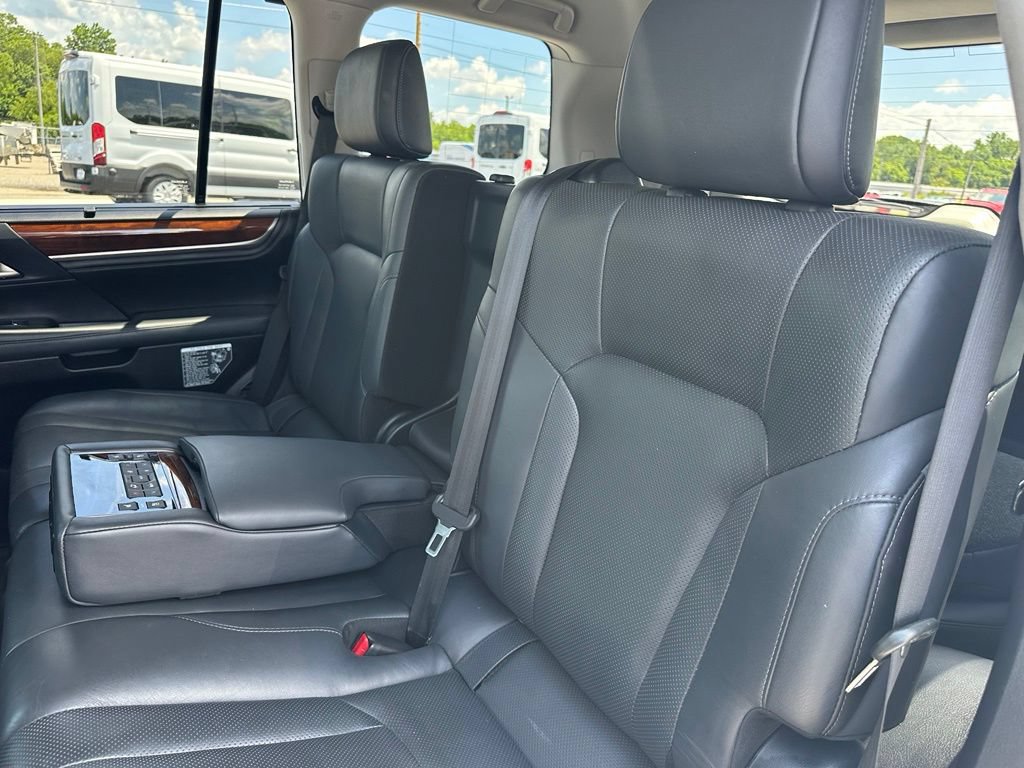 Used 2020 Lexus LX 570 4WD w/ Luxury Package image 30