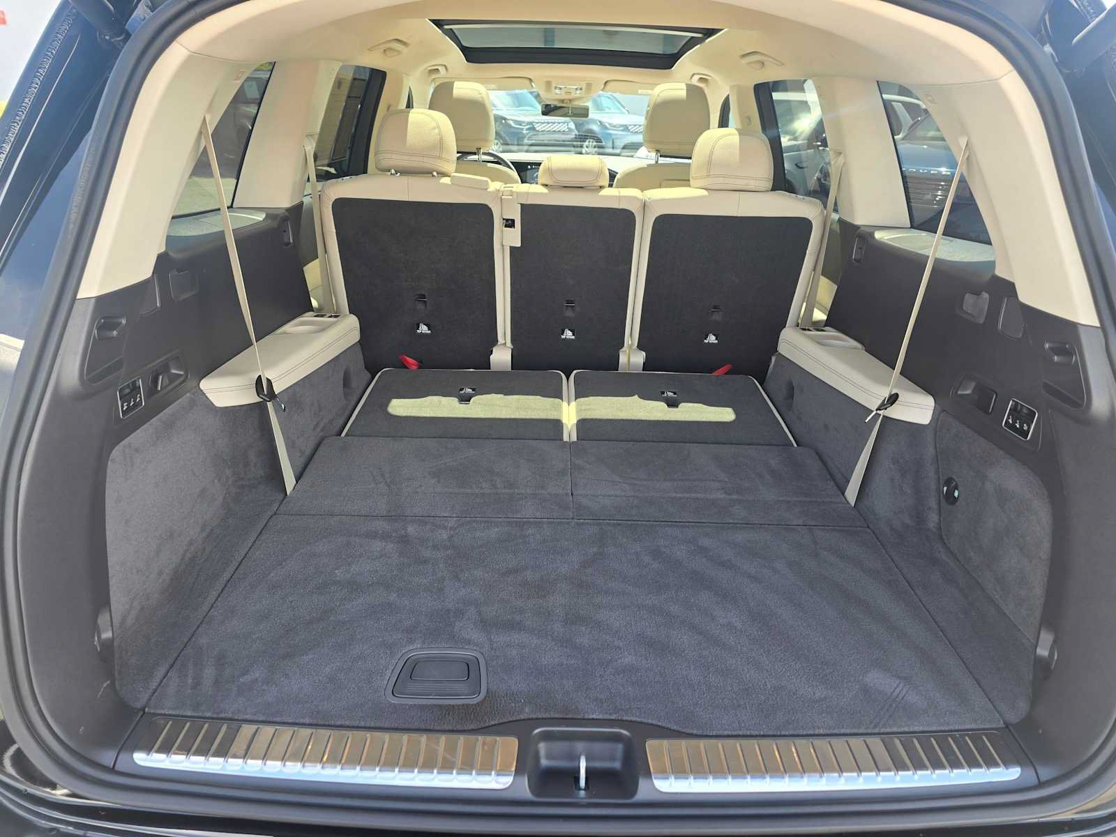 Used 2020 Mercedes-Benz GLS 450 4MATIC image 15