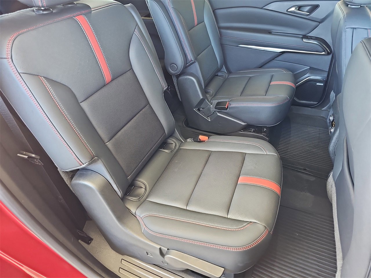 Certified 2024 Chevrolet Traverse RS w/ LPO, Floor Liner Package image 15