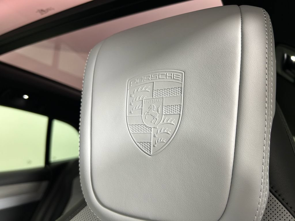 New 2026 Porsche Cayenne Electric AWD/4WD image 16