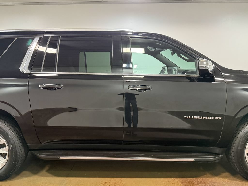Used 2024 Chevrolet Suburban Premier AWD/4WD image 31