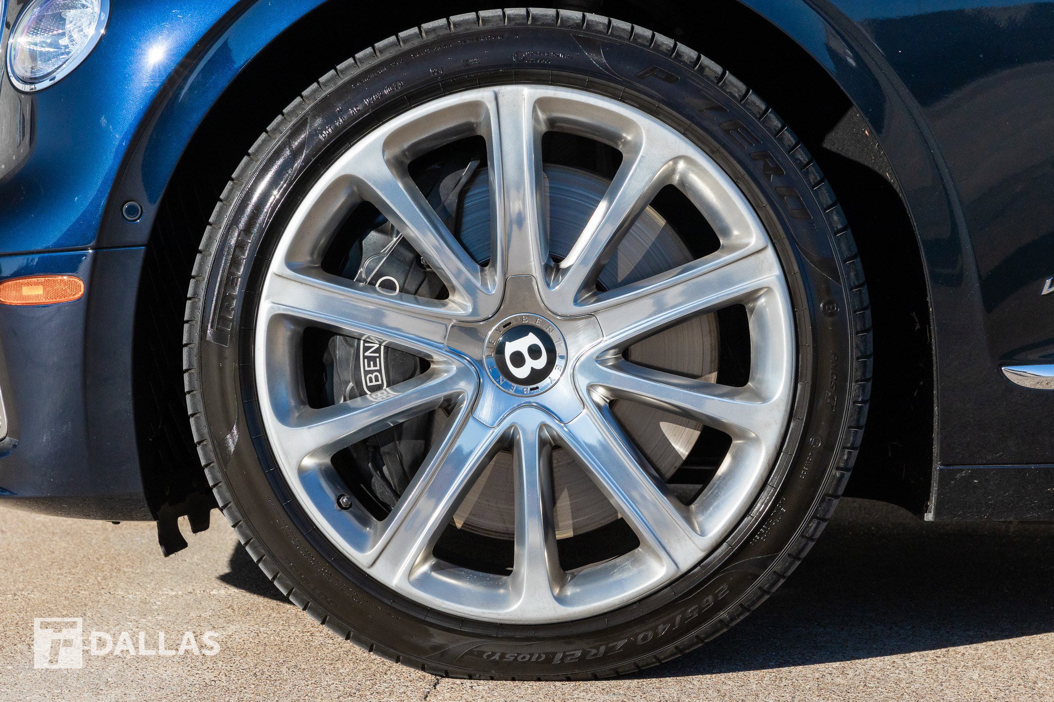 Used 2020 Bentley Flying Spur W12 image 10