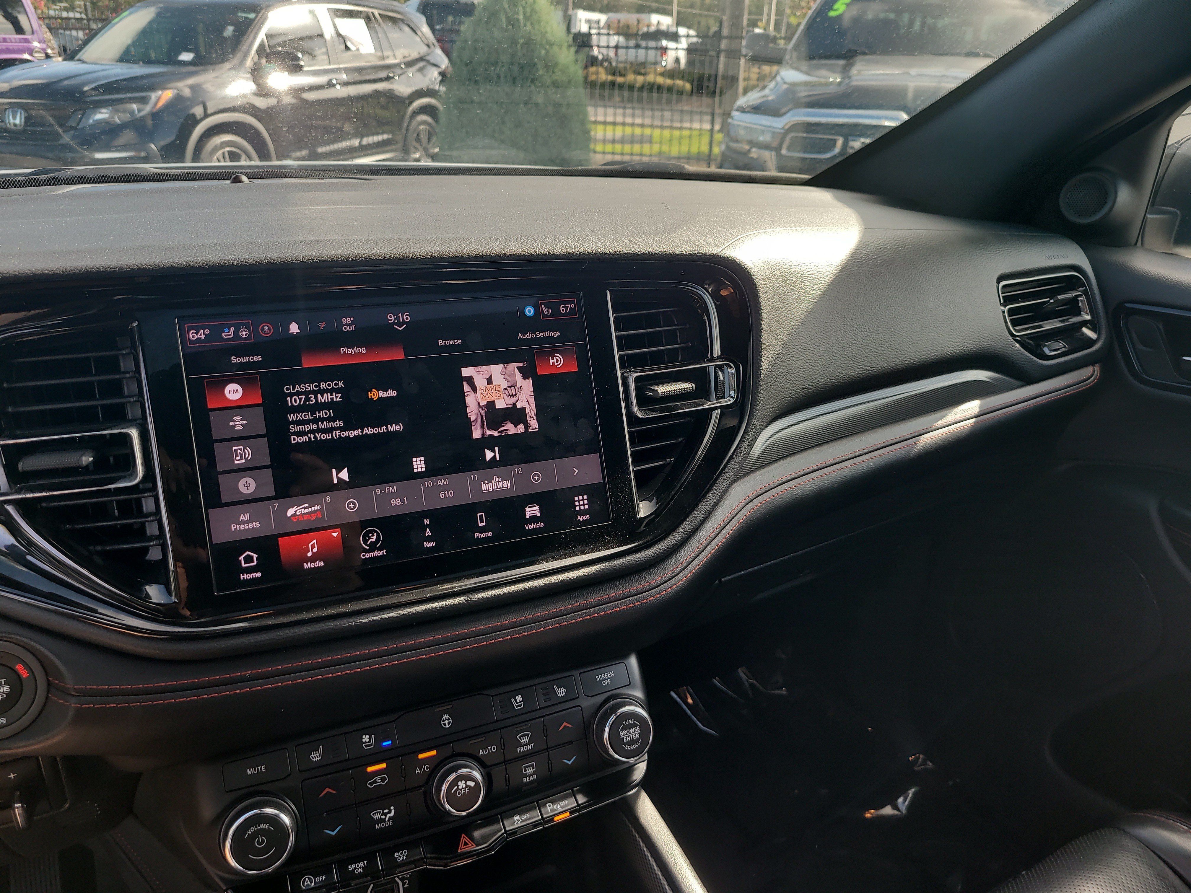 Used 2024 Dodge Durango GT RWD image 22