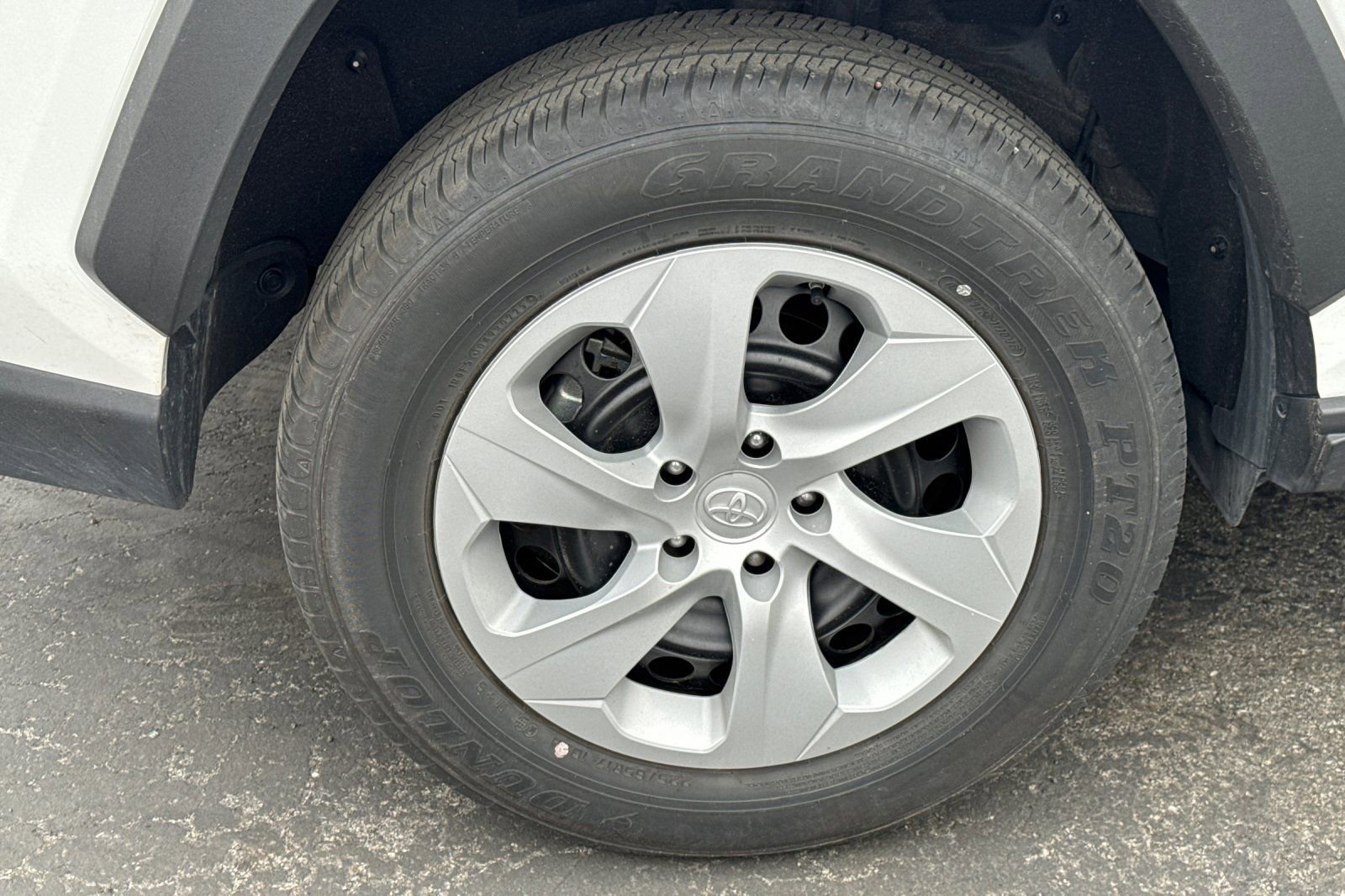 Used 2025 Toyota RAV4 LE image 4