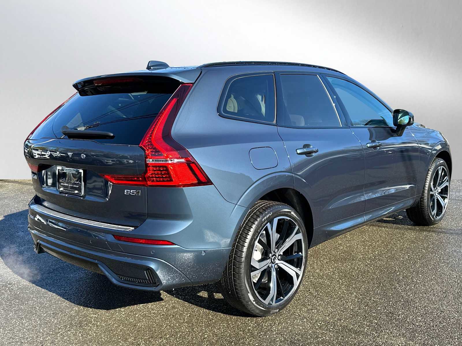 Used 2025 Volvo XC60 B5 Ultra w/ Protection Package Premier image 7