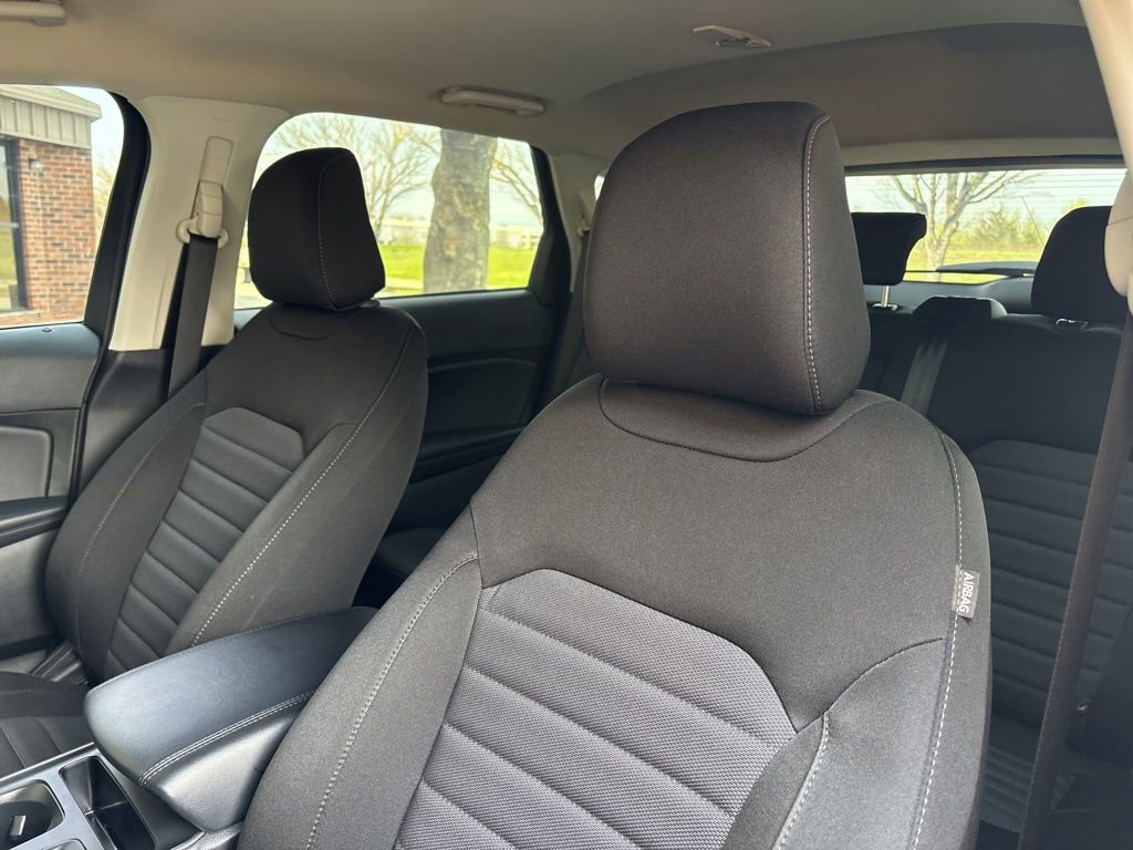 Used 2022 Ford Edge SE w/ Black Appearance Package image 18