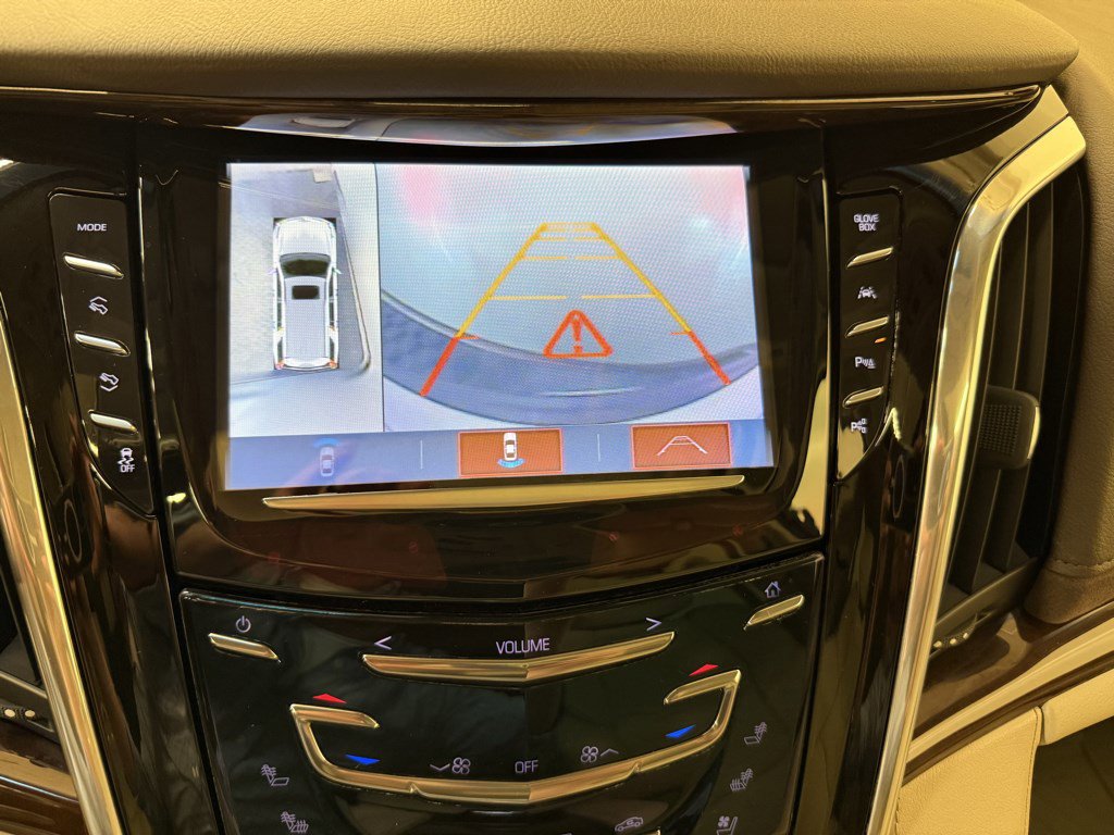 Used 2017 Cadillac Escalade ESV Premium Luxury AWD/4WD image 18