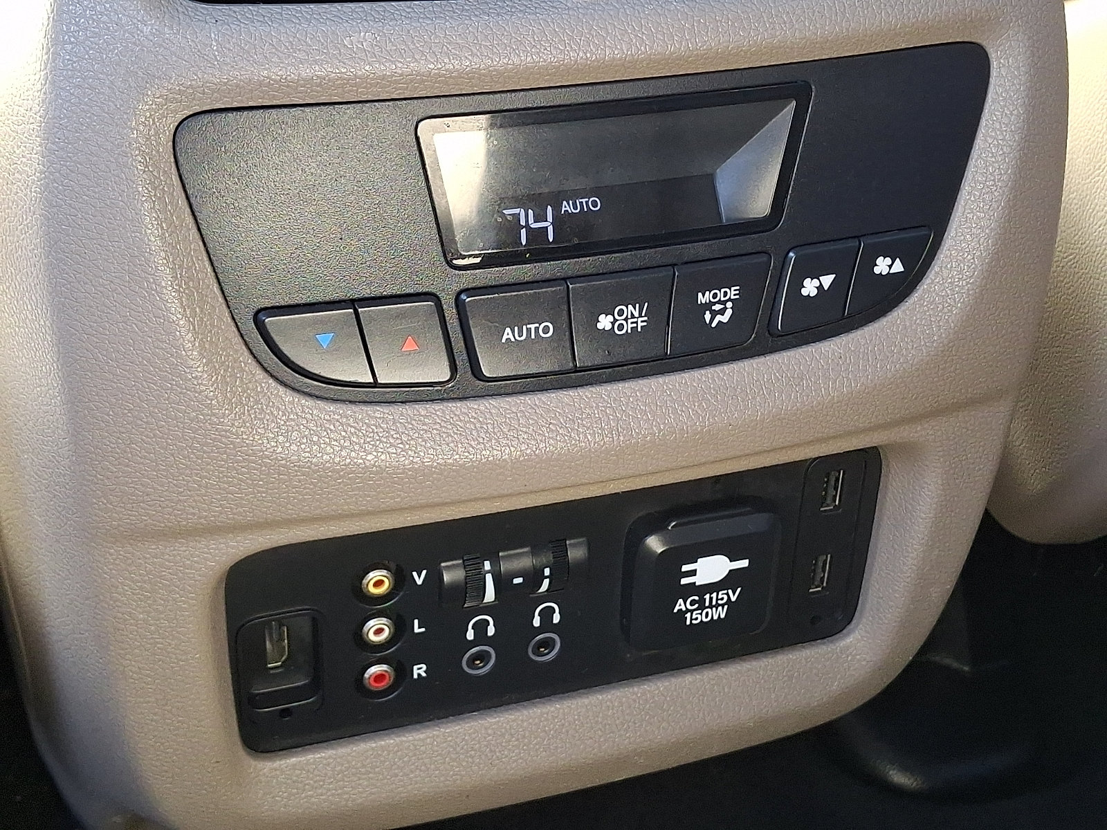 Used 2016 Honda Pilot Touring image 13