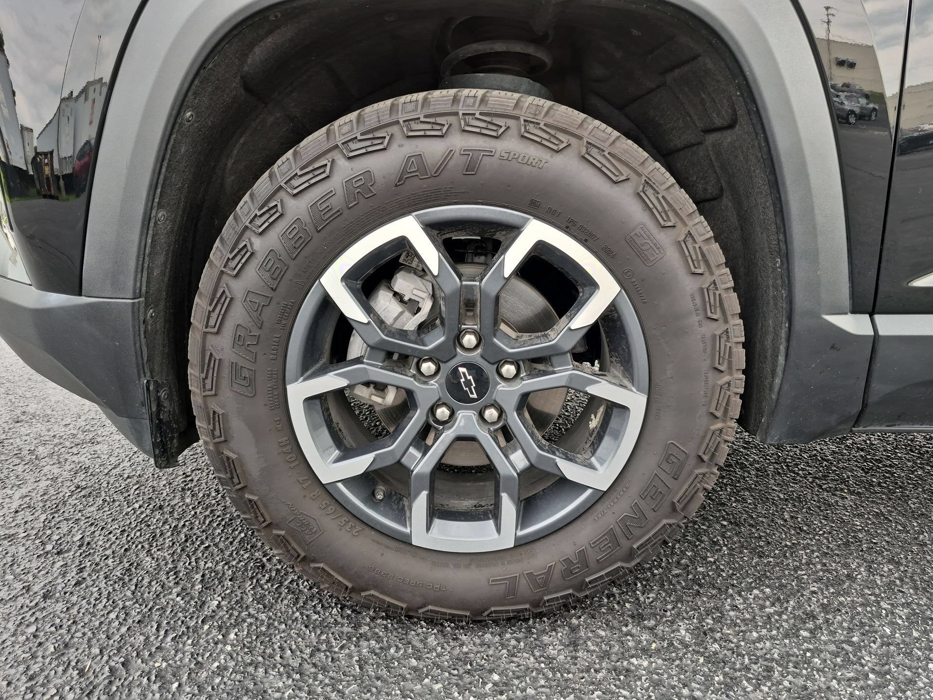 Certified 2025 Chevrolet Equinox ACTIV AWD/4WD image 33
