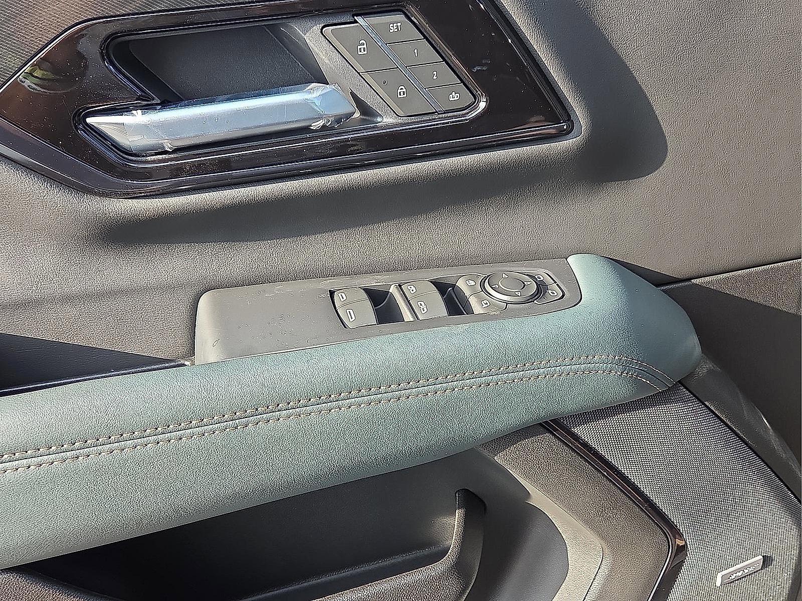 New 2026 GMC Yukon XL AT4 w/ AT4 Premium Plus Package image 15