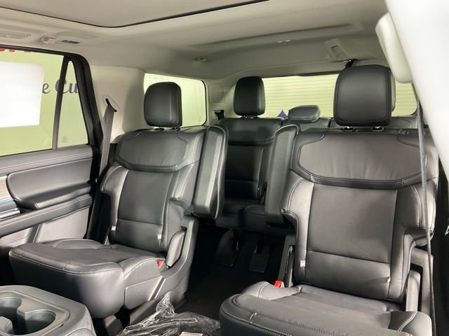 New 2025 Ford Expedition Platinum w/ Driver's Package image 16