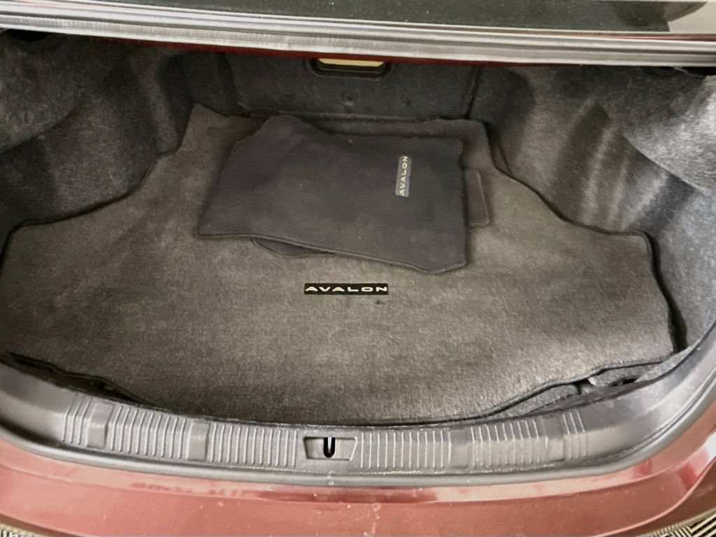 Used 2013 Toyota Avalon Limited FWD image 30