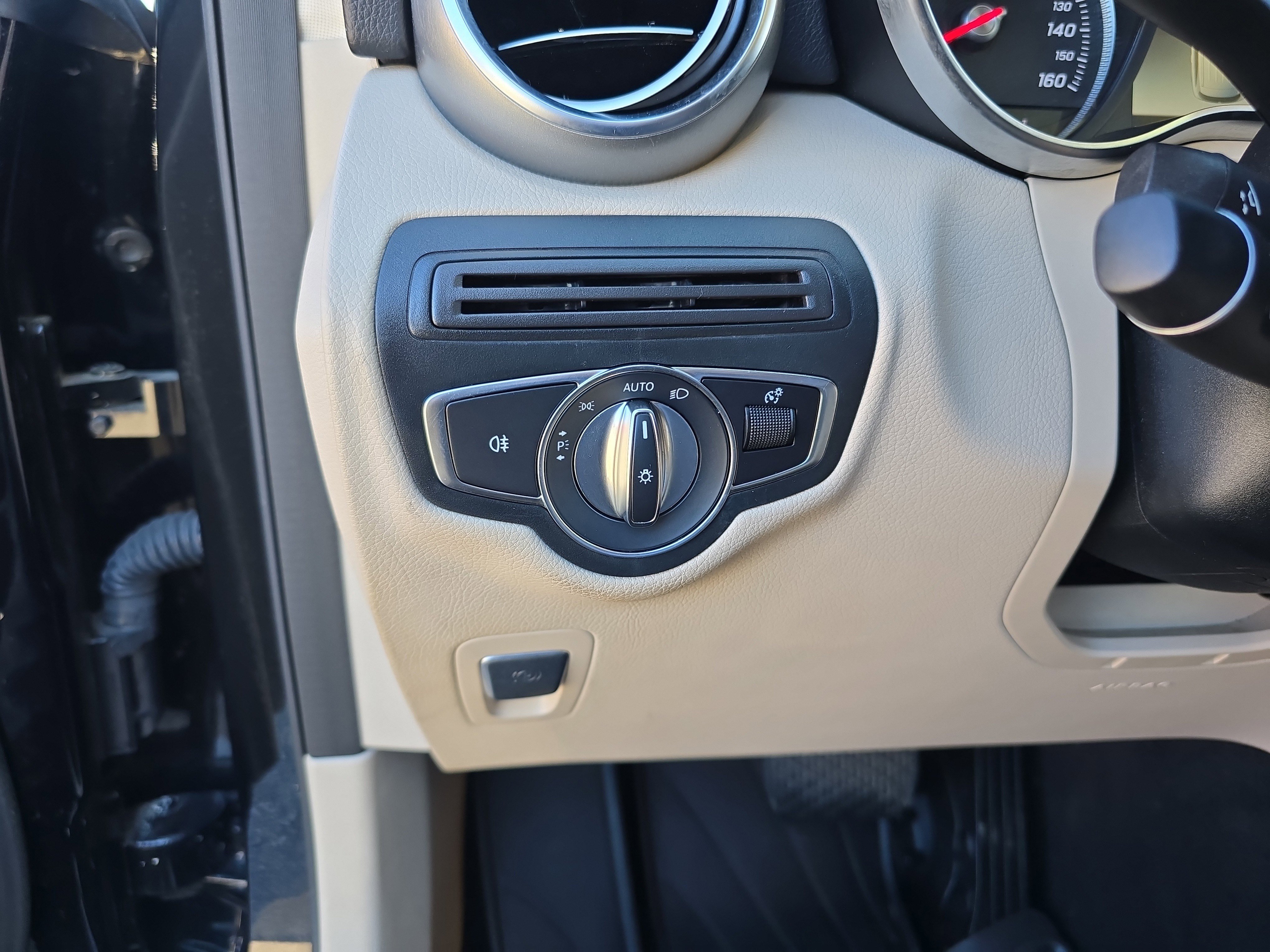 Used 2018 Mercedes-Benz GLC 300 image 36