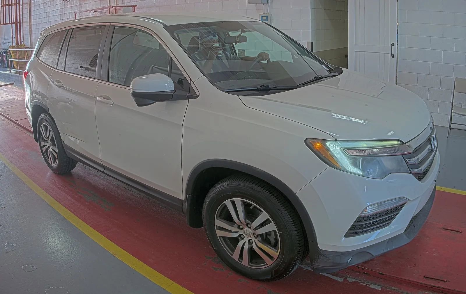 Used 2017 Honda Pilot EX image 2