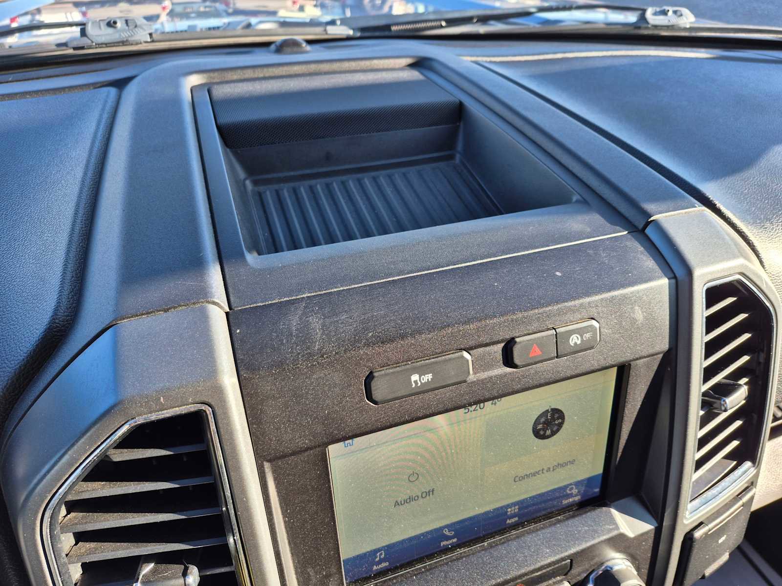 Used 2020 Ford F150 XLT w/ Heavy-Duty Payload Package image 26