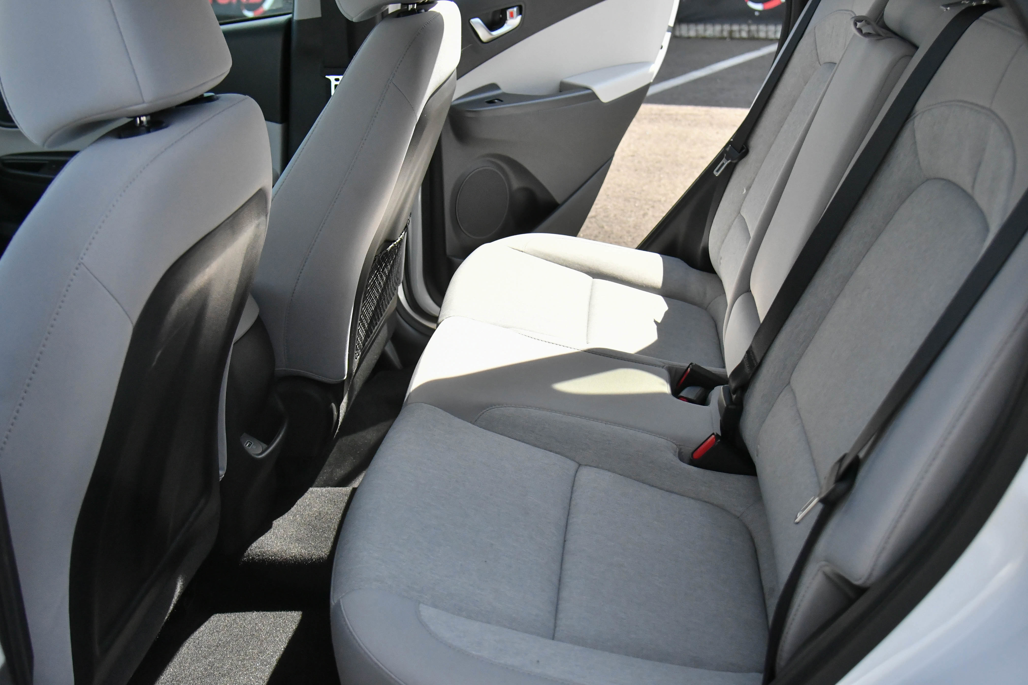 Used 2023 Hyundai Kona SE image 33