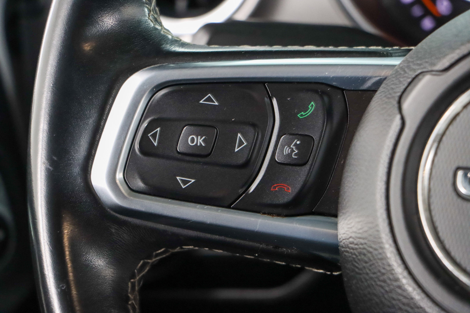 Used 2020 Jeep Gladiator Overland image 13