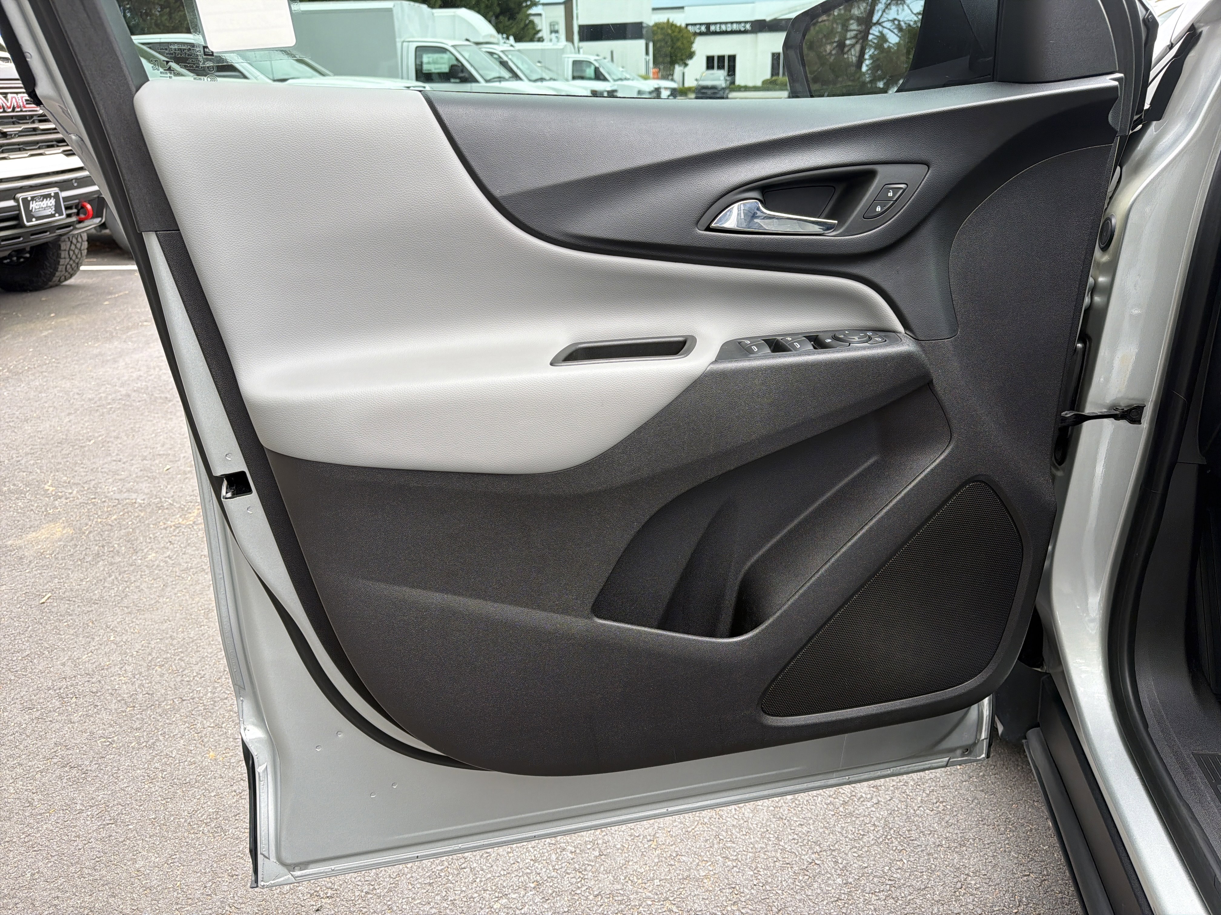 Used 2019 Chevrolet Equinox LS w/ LS Convenience Package FWD image 14