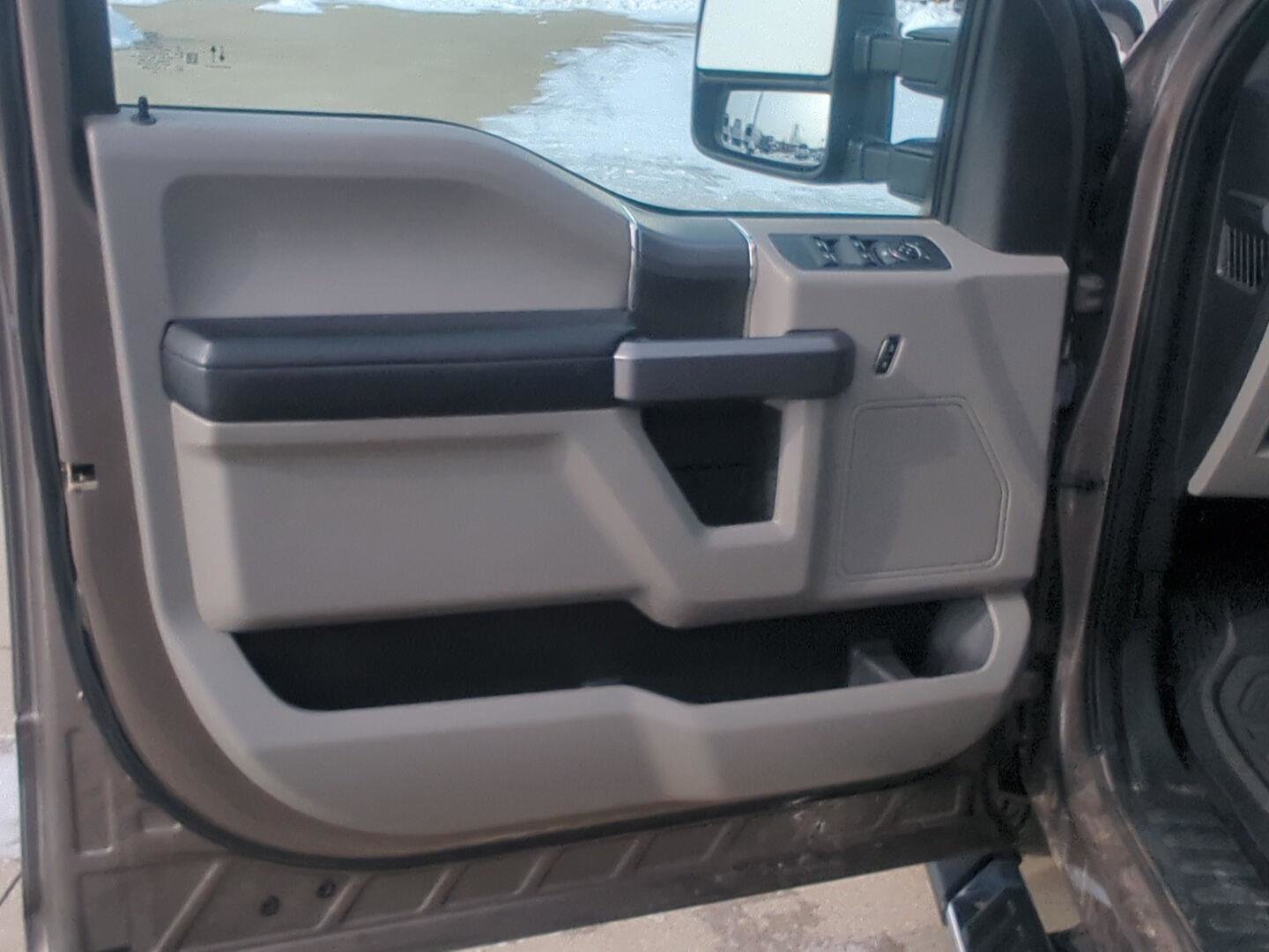 Used 2020 Ford F150 XLT w/ Equipment Group 302A Luxury image 10