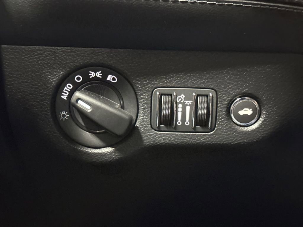 Used 2020 Dodge Challenger R/T Scat Pack RWD image 18