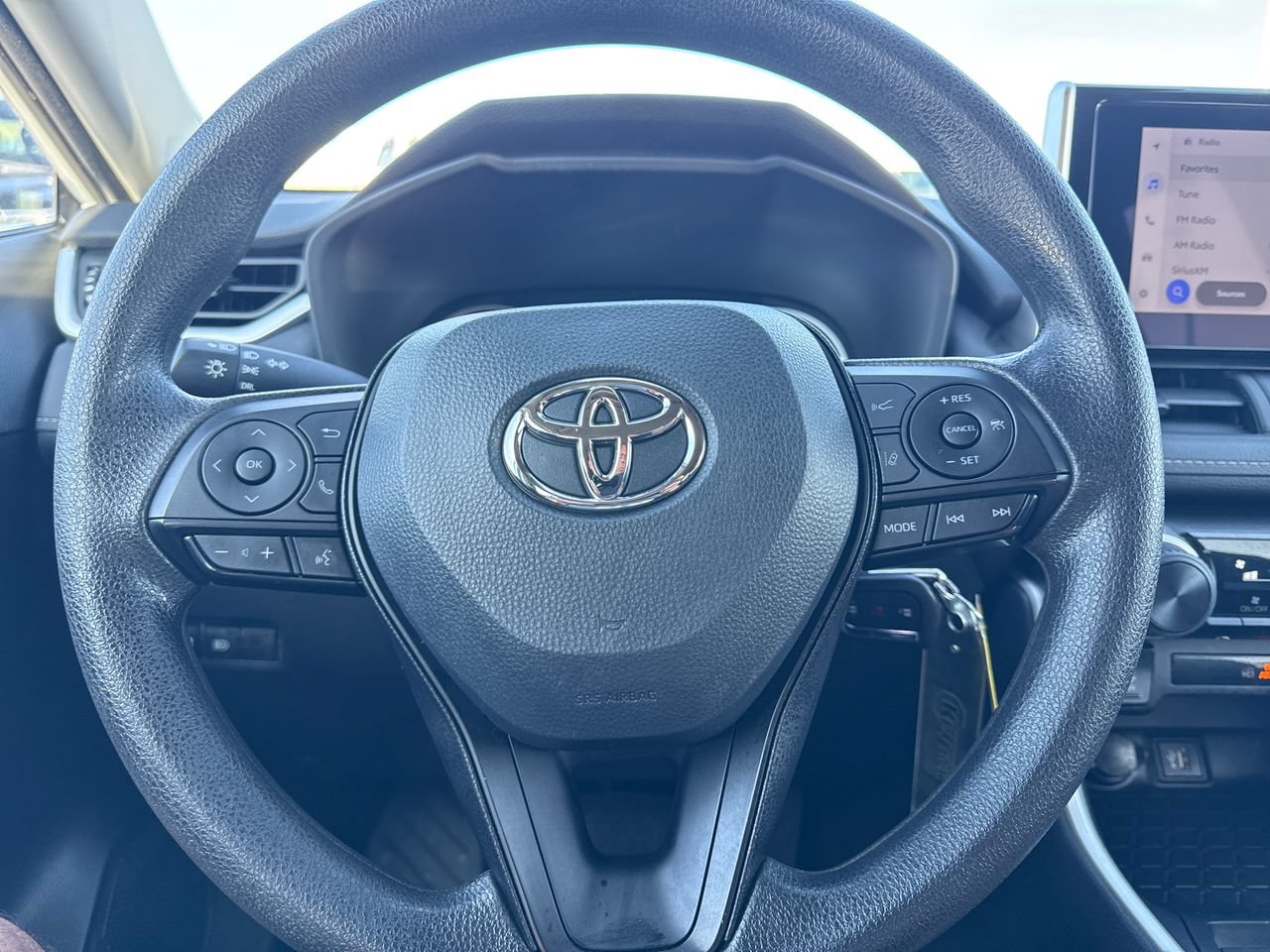 Used 2025 Toyota RAV4 LE AWD/4WD image 16
