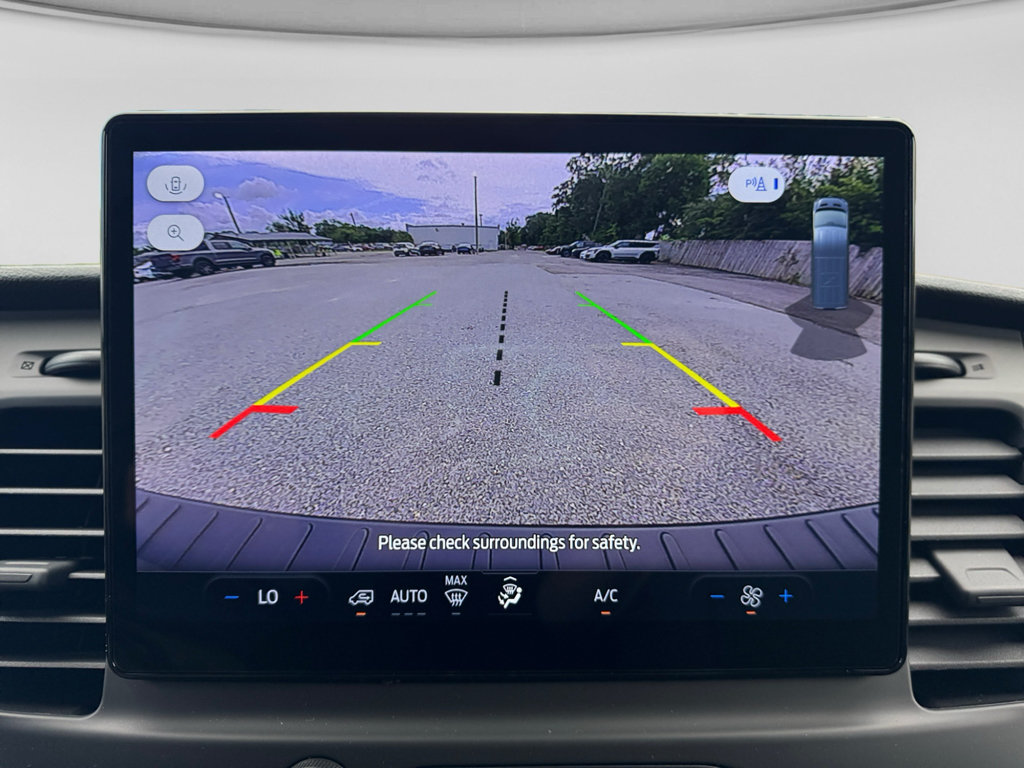 Used 2024 Ford E-Transit Low Roof RWD image 15