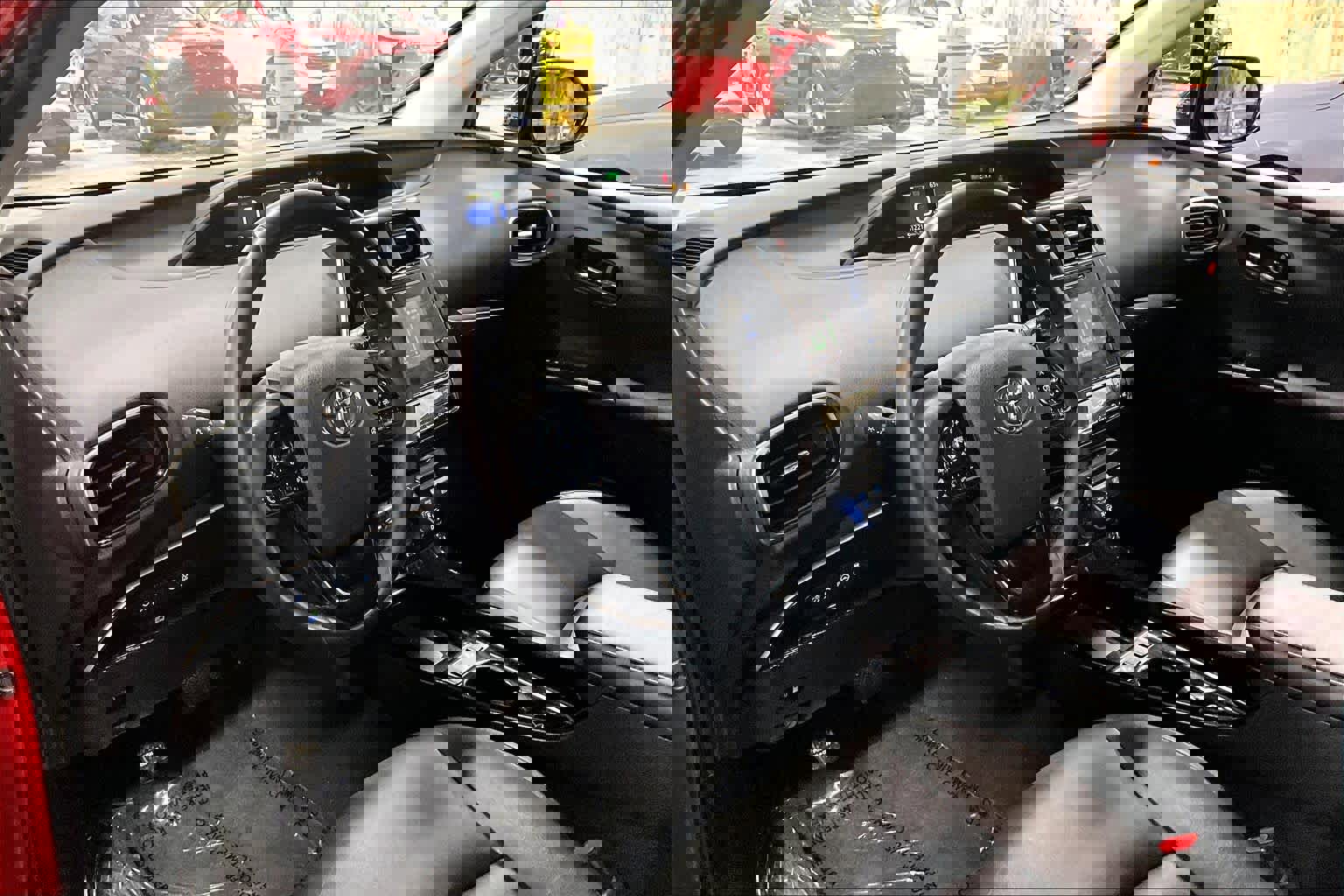 Used 2019 Toyota Prius XLE image 18