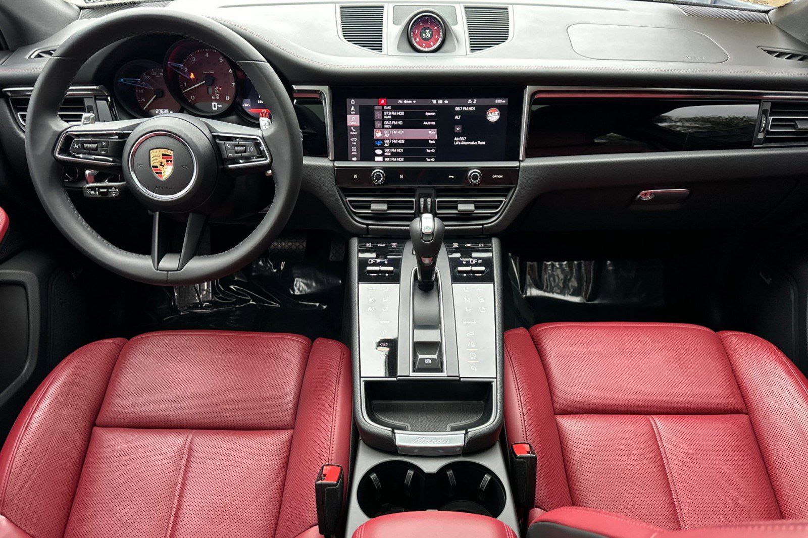 Used 2023 Porsche Macan S image 6