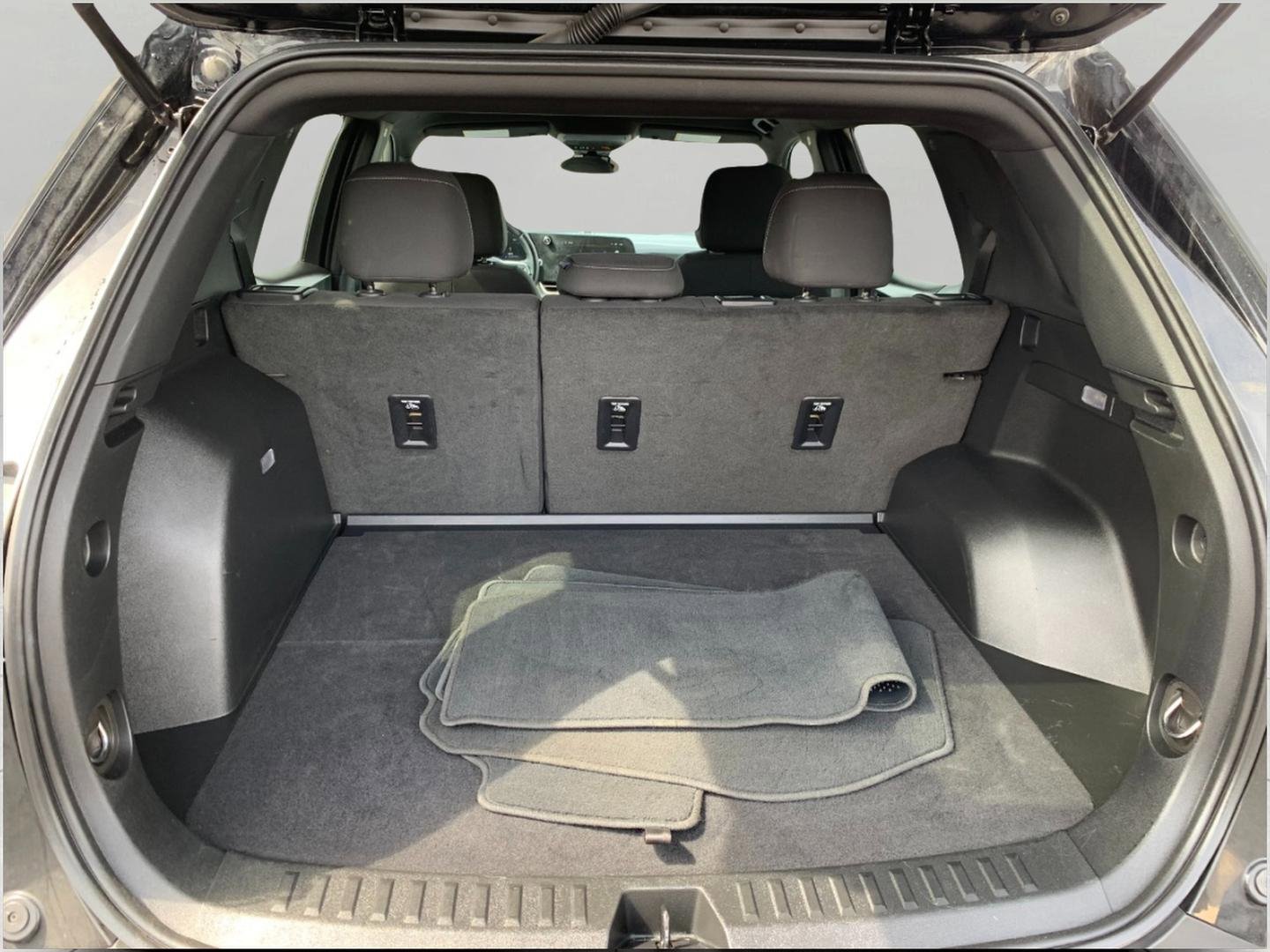 Used 2025 Chevrolet Equinox LT image 12