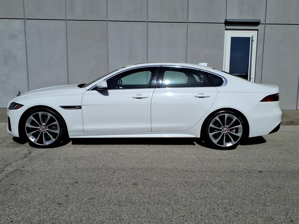 Used 2022 Jaguar XF R-Dynamic SE AWD/4WD image 3
