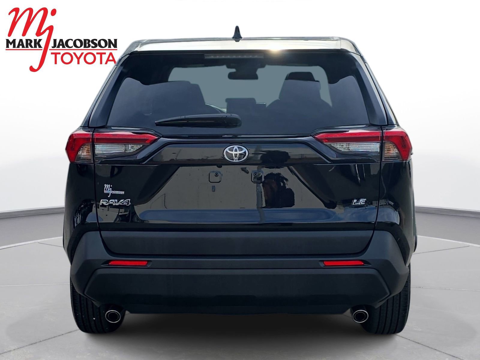 Used 2022 Toyota RAV4 LE image 11