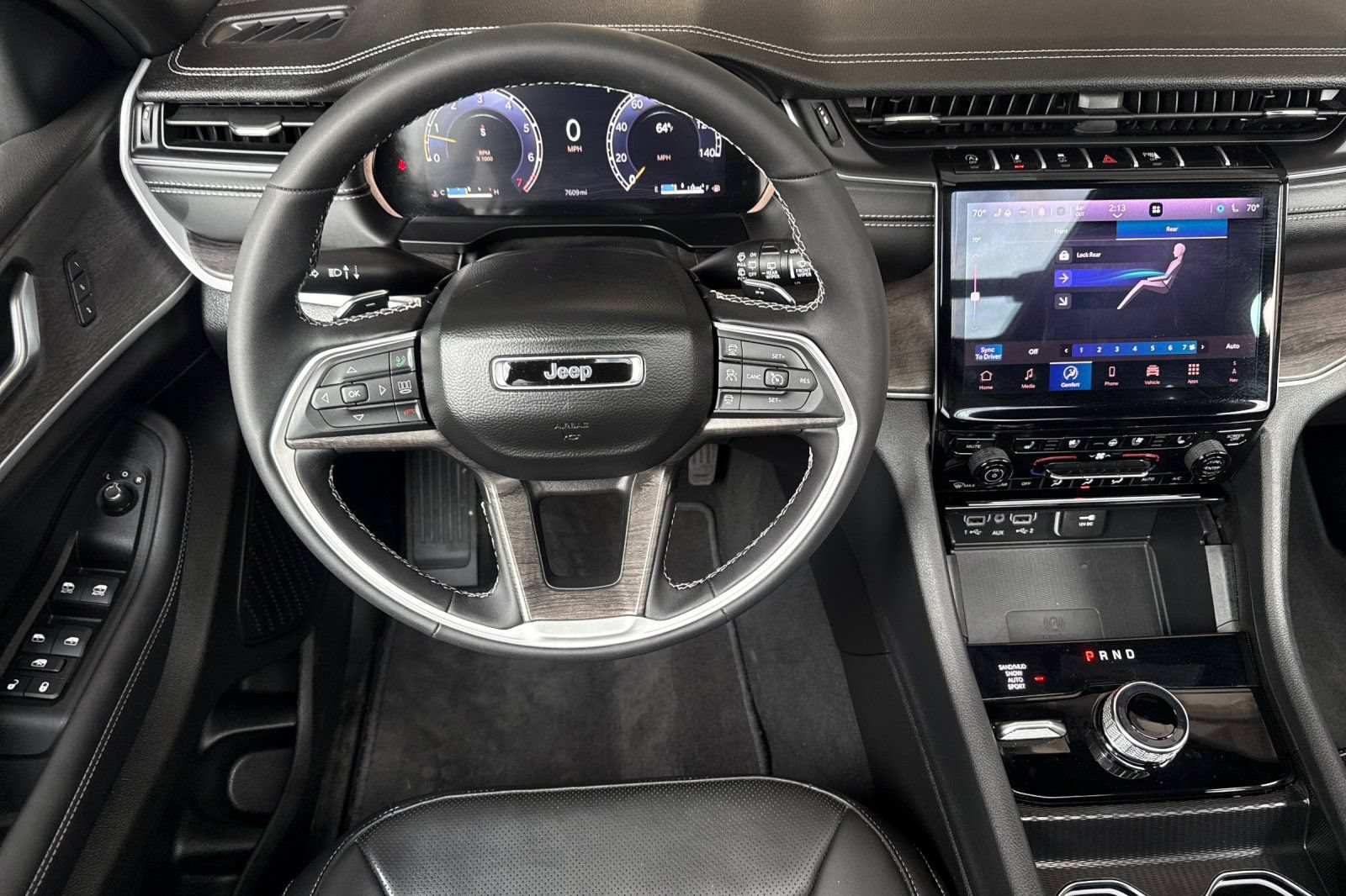 Used 2025 Jeep Grand Cherokee L Limited w/ Luxury Tech Group II AWD/4WD image 15